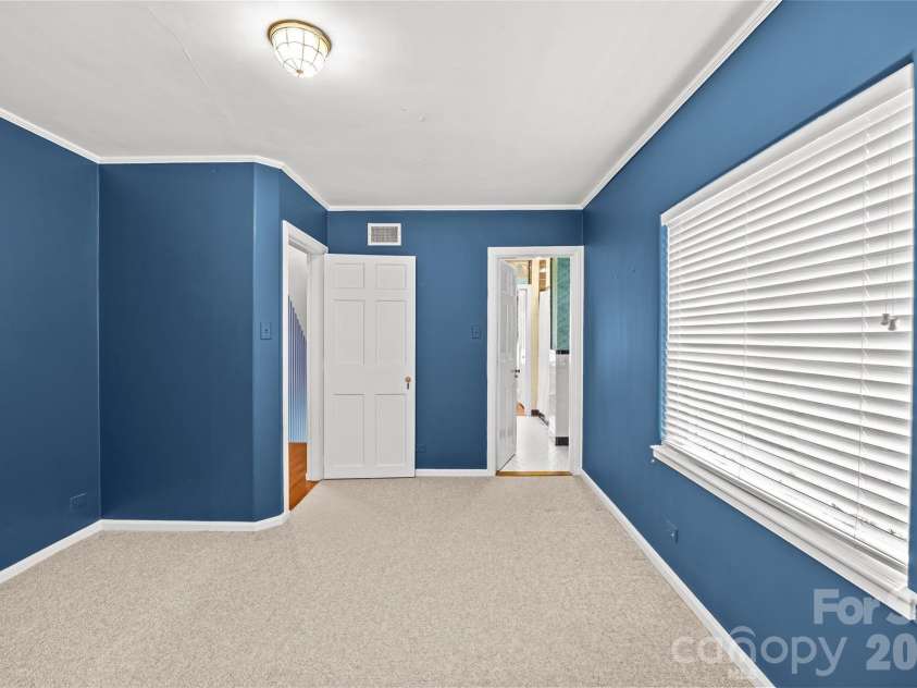 1858 Queens Road, Charlotte, NC 28207.  MLS# CAR4420336, YatesRealty ID 50758. 