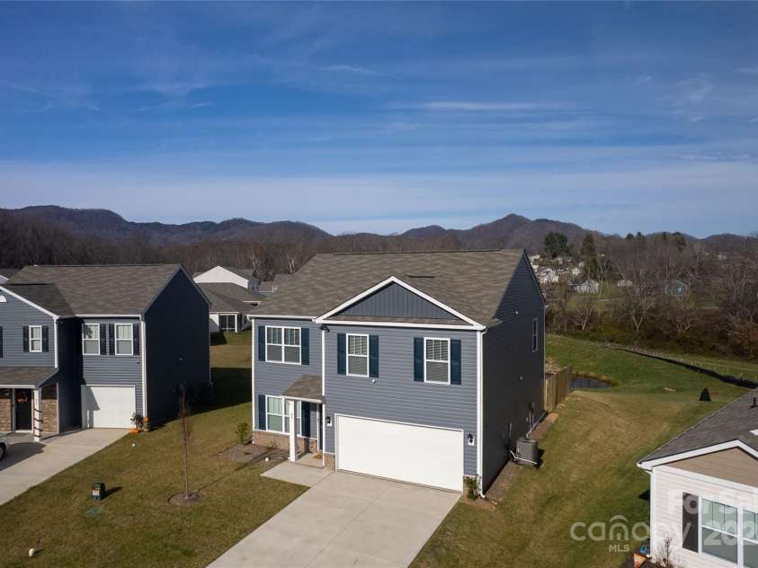 84 Madelyn Drive, Clyde, NC 28721.  MLS# CAR4325015, YatesRealty ID 5076. 