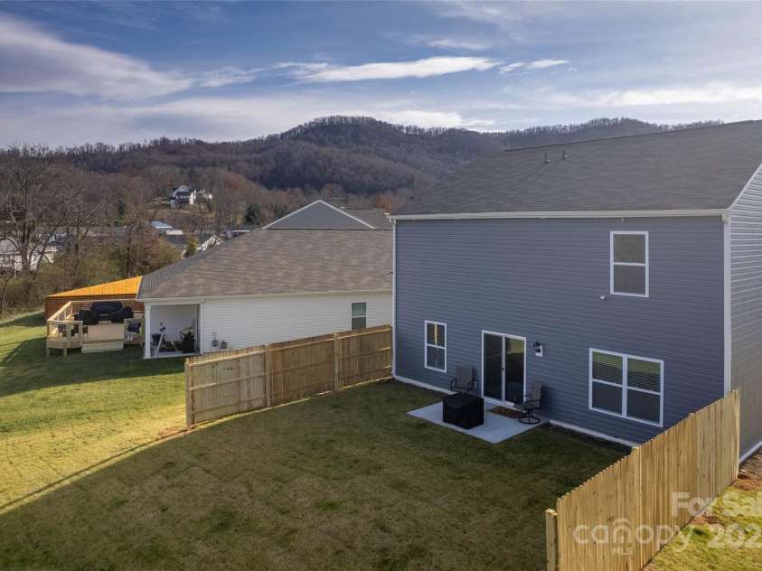 84 Madelyn Drive, Clyde, NC 28721.  MLS# CAR4325015, YatesRealty ID 5076. 