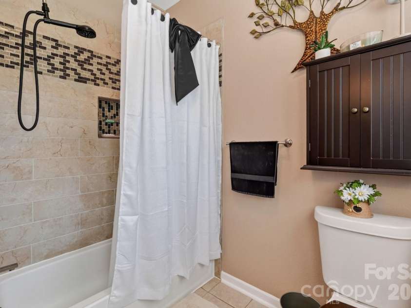 448 1st Street, Hickory, NC 28602.  MLS# CAR4424282, YatesRealty ID 50763. Bathroom