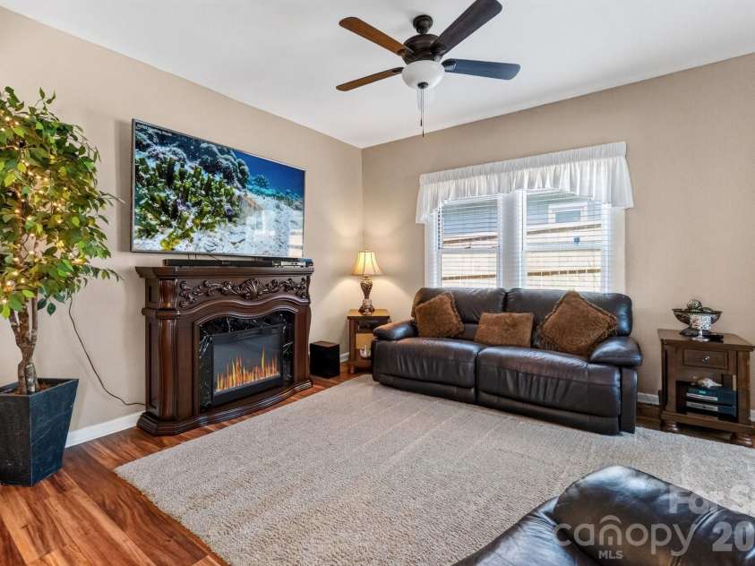 448 1st Street, Hickory, NC 28602.  MLS# CAR4424282, YatesRealty ID 50763. Living Room