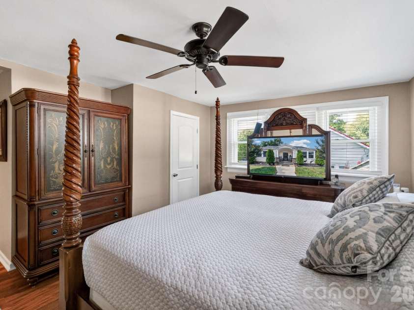 448 1st Street, Hickory, NC 28602.  MLS# CAR4424282, YatesRealty ID 50763. Primary Bedroom