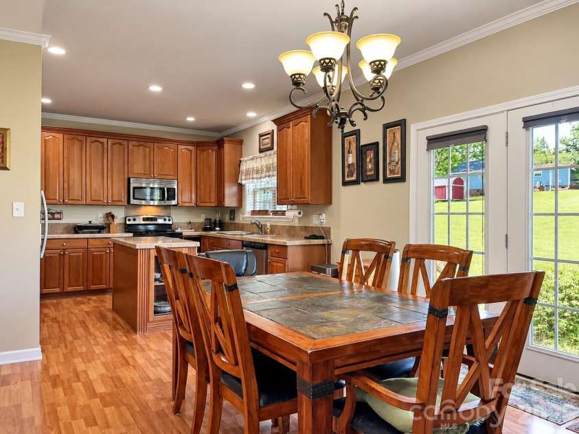 1046 Edgemont Terrace, Morganton, NC 28655.  MLS# CAR4424386, YatesRealty ID 50766. 