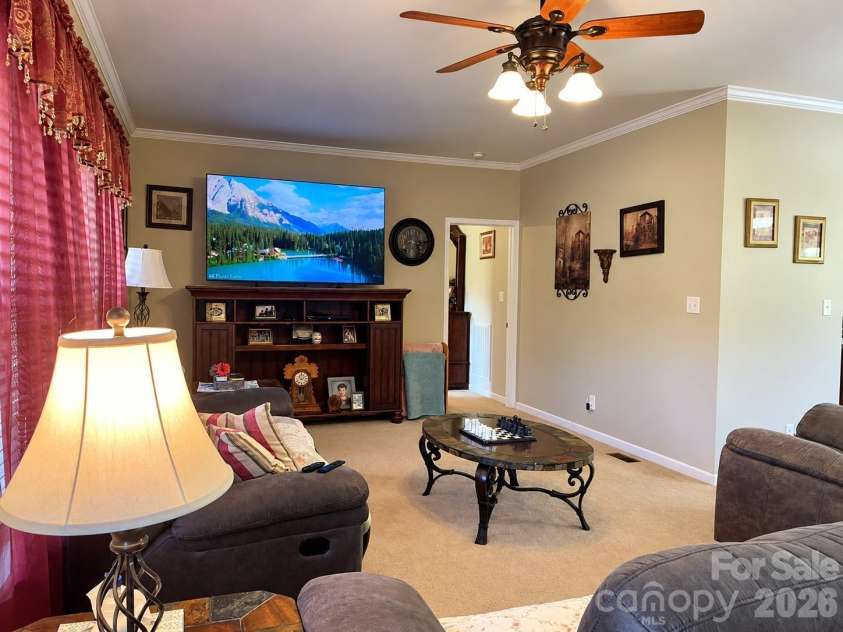 1046 Edgemont Terrace, Morganton, NC 28655.  MLS# CAR4424386, YatesRealty ID 50766. 