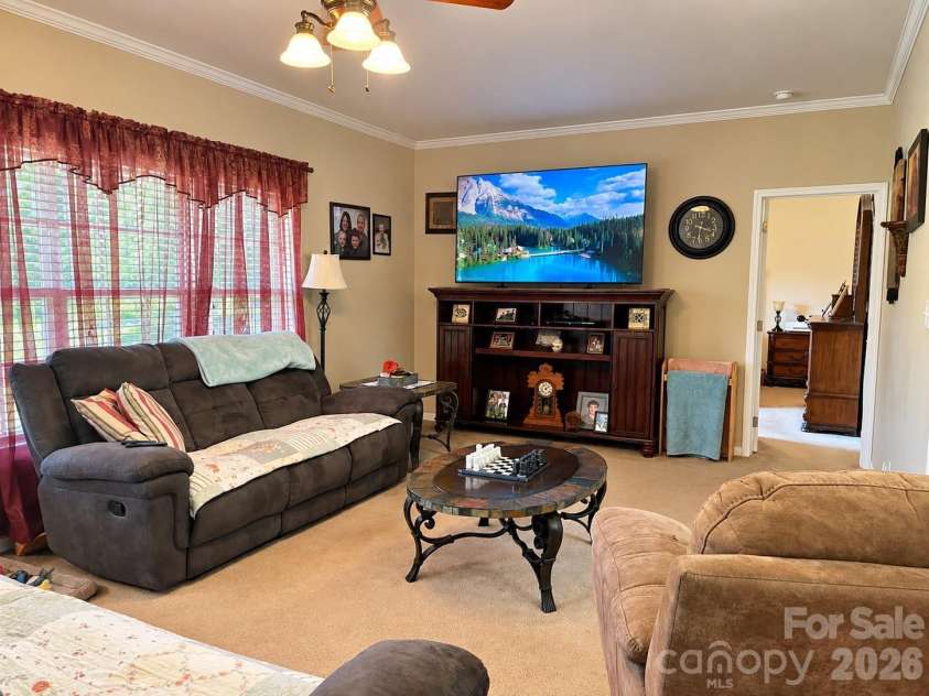 1046 Edgemont Terrace, Morganton, NC 28655.  MLS# CAR4424386, YatesRealty ID 50766. 