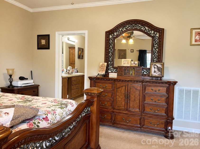 1046 Edgemont Terrace, Morganton, NC 28655.  MLS# CAR4424386, YatesRealty ID 50766. 