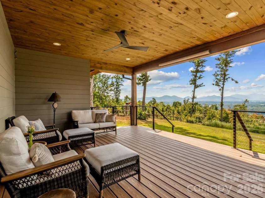 98 Running Ridge Road, Asheville, NC 28804.  MLS# CAR4423153, YatesRealty ID 50767. 