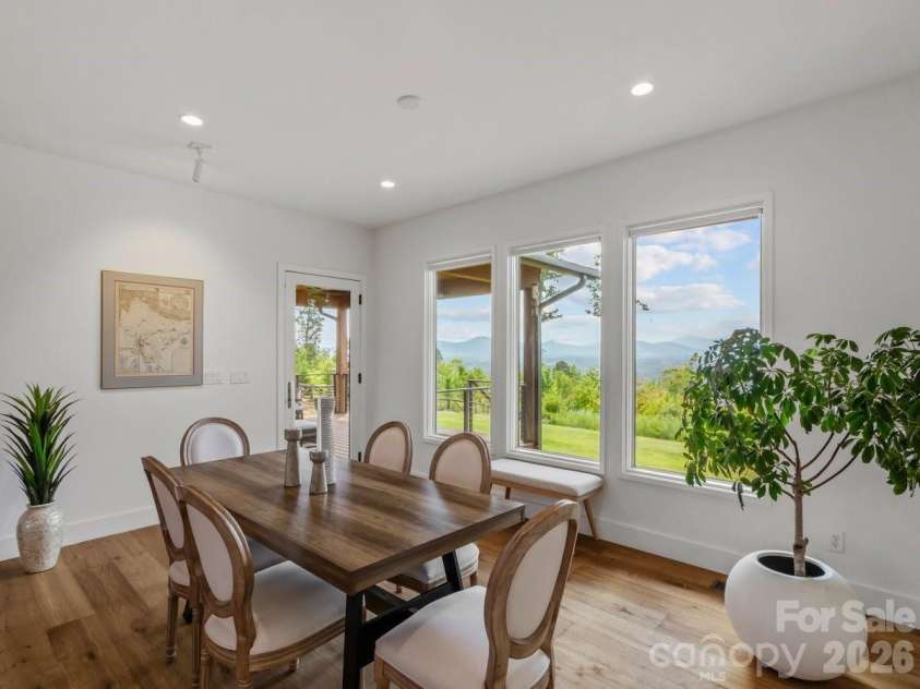 98 Running Ridge Road, Asheville, NC 28804.  MLS# CAR4423153, YatesRealty ID 50767. 