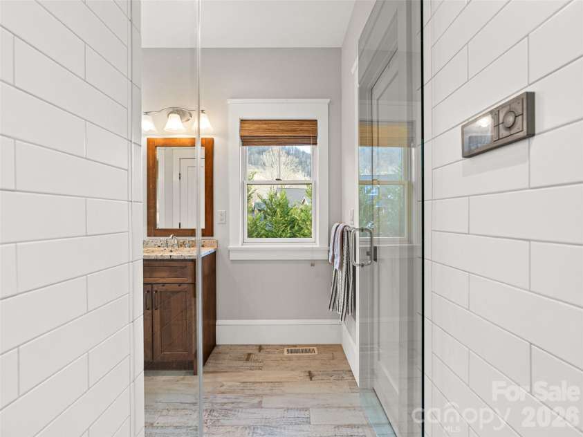 6 Starwood Valley Trail, Arden, NC 28704.  MLS# CAR4424427, YatesRealty ID 50768. 