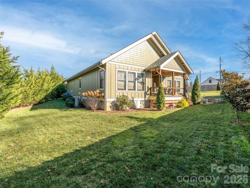 6 Starwood Valley Trail, Arden, NC 28704.  MLS# CAR4424427, YatesRealty ID 50768. 