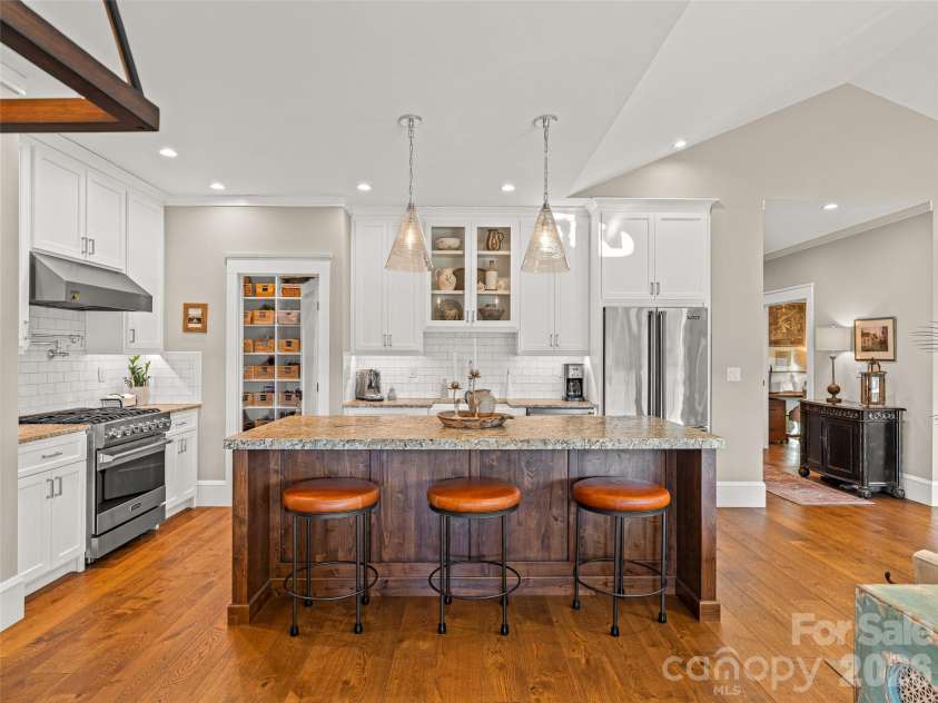 6 Starwood Valley Trail, Arden, NC 28704.  MLS# CAR4424427, YatesRealty ID 50768. Chef's kitchen