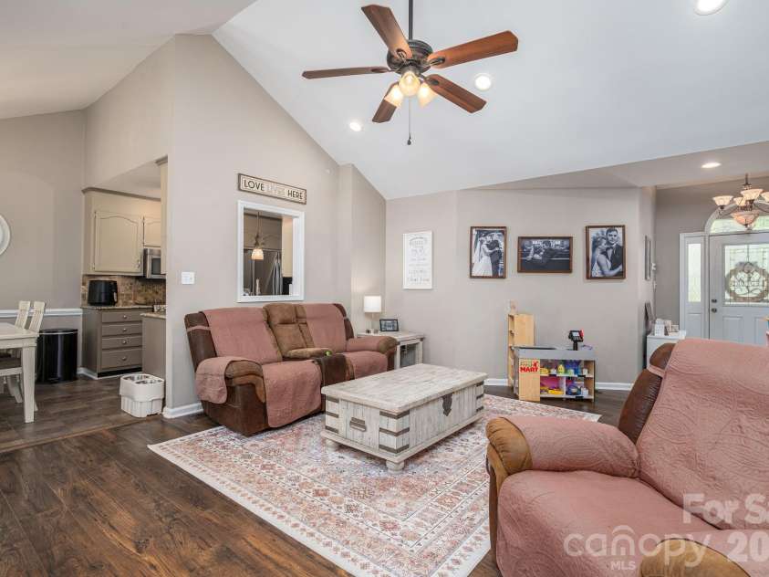 335 Cape Breton Trail, Gastonia, NC 28056.  MLS# CAR4366338, YatesRealty ID 50769. 