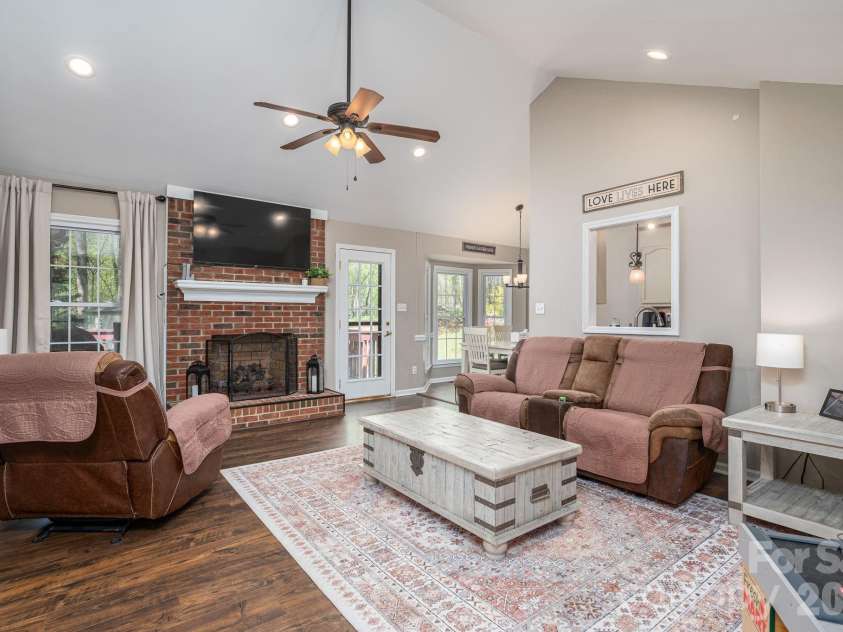 335 Cape Breton Trail, Gastonia, NC 28056.  MLS# CAR4366338, YatesRealty ID 50769. 