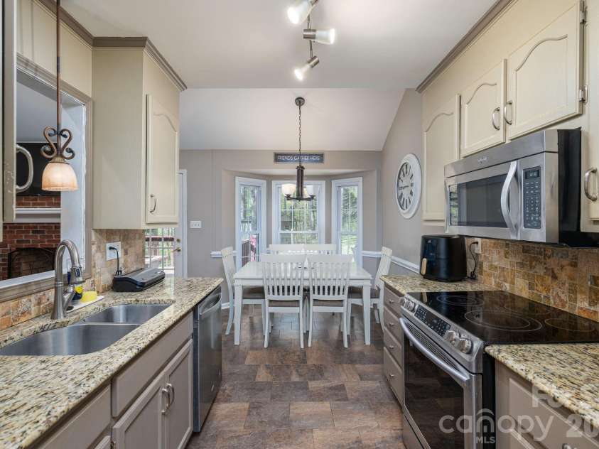 335 Cape Breton Trail, Gastonia, NC 28056.  MLS# CAR4366338, YatesRealty ID 50769. 