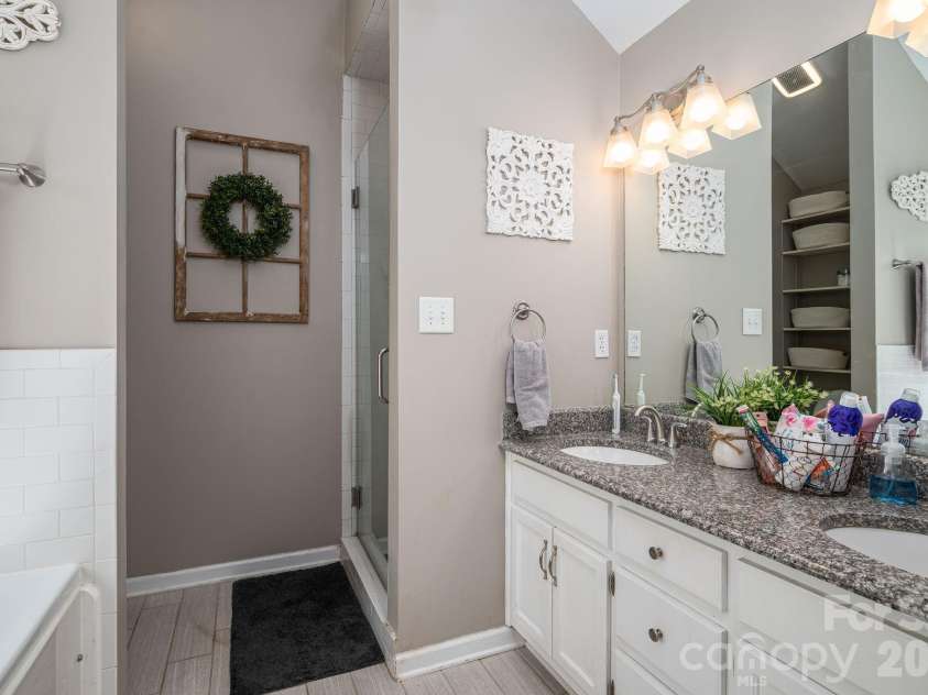 335 Cape Breton Trail, Gastonia, NC 28056.  MLS# CAR4366338, YatesRealty ID 50769. 