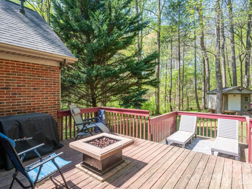 335 Cape Breton Trail, Gastonia, NC 28056.  MLS# CAR4366338, YatesRealty ID 50769. 