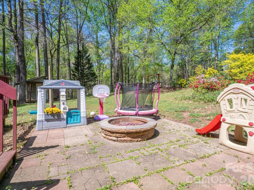 335 Cape Breton Trail, Gastonia, NC 28056.  MLS# CAR4366338, YatesRealty ID 50769. 