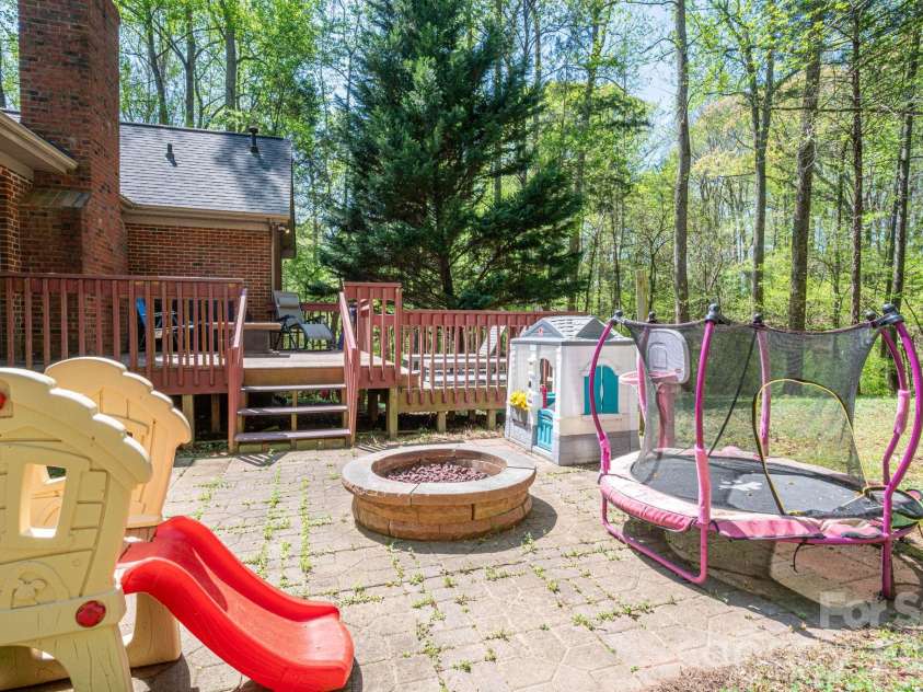 335 Cape Breton Trail, Gastonia, NC 28056.  MLS# CAR4366338, YatesRealty ID 50769. 
