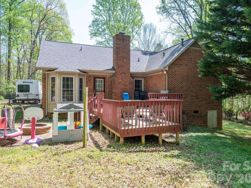 335 Cape Breton Trail, Gastonia, NC 28056.  MLS# CAR4366338, YatesRealty ID 50769. 
