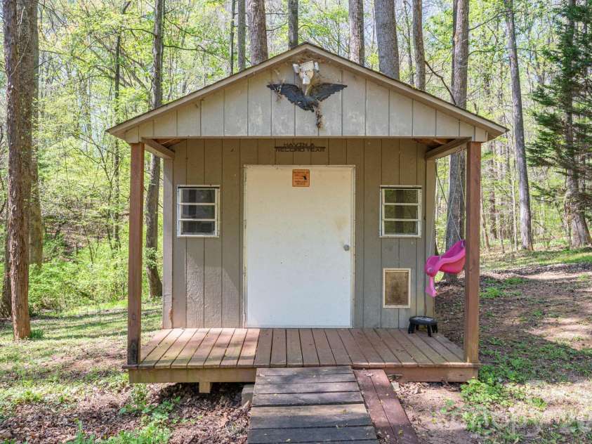 335 Cape Breton Trail, Gastonia, NC 28056.  MLS# CAR4366338, YatesRealty ID 50769. 