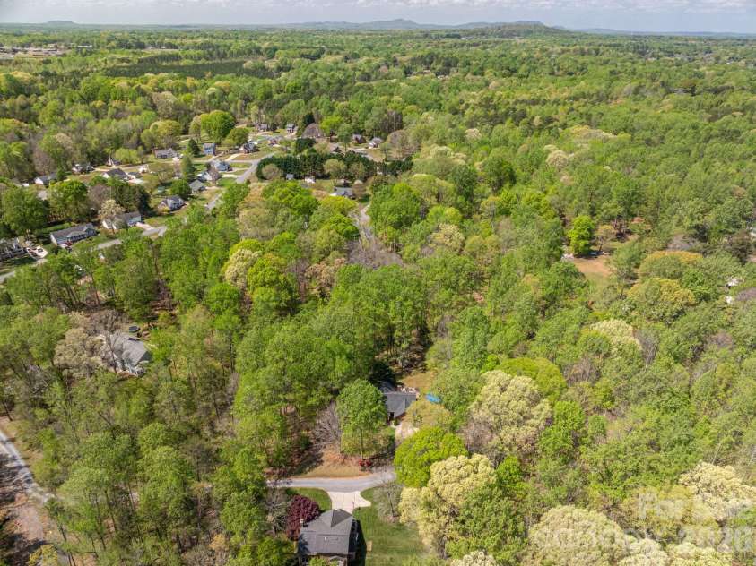 335 Cape Breton Trail, Gastonia, NC 28056.  MLS# CAR4366338, YatesRealty ID 50769. 