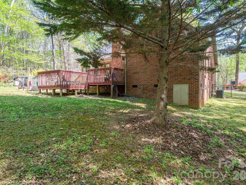 335 Cape Breton Trail, Gastonia, NC 28056.  MLS# CAR4366338, YatesRealty ID 50769. 
