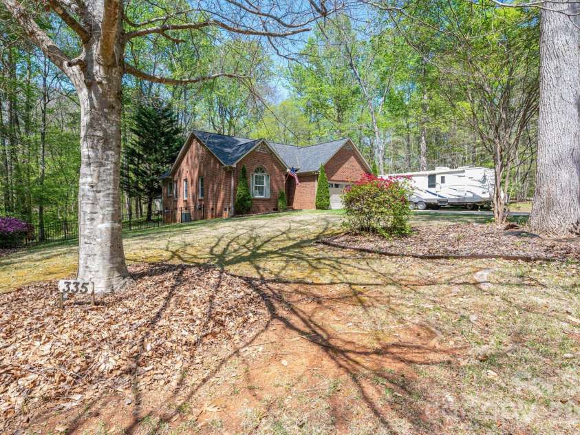 335 Cape Breton Trail, Gastonia, NC 28056.  MLS# CAR4366338, YatesRealty ID 50769. 