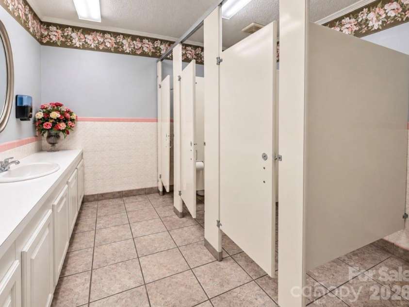 717 Celsey Road, Chester, SC 29706.  MLS# CAR4424358, YatesRealty ID 50770. Restroom 1