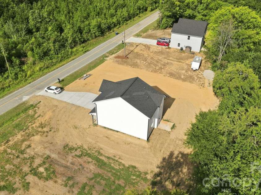 673 Hazel Blakeney Road, Pageland, SC 29728.  MLS# CAR4424355, YatesRealty ID 50773. 