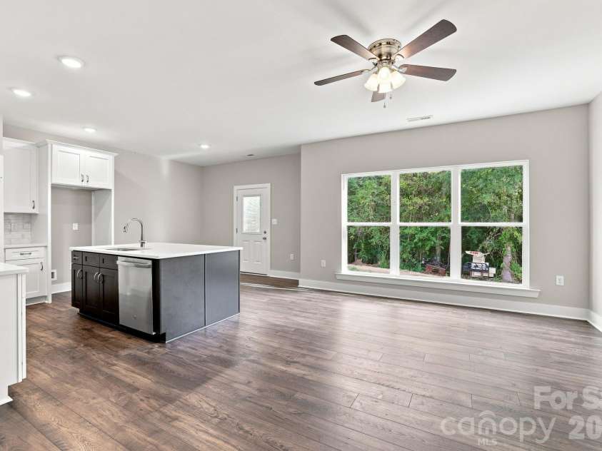 673 Hazel Blakeney Road, Pageland, SC 29728.  MLS# CAR4424355, YatesRealty ID 50773. 