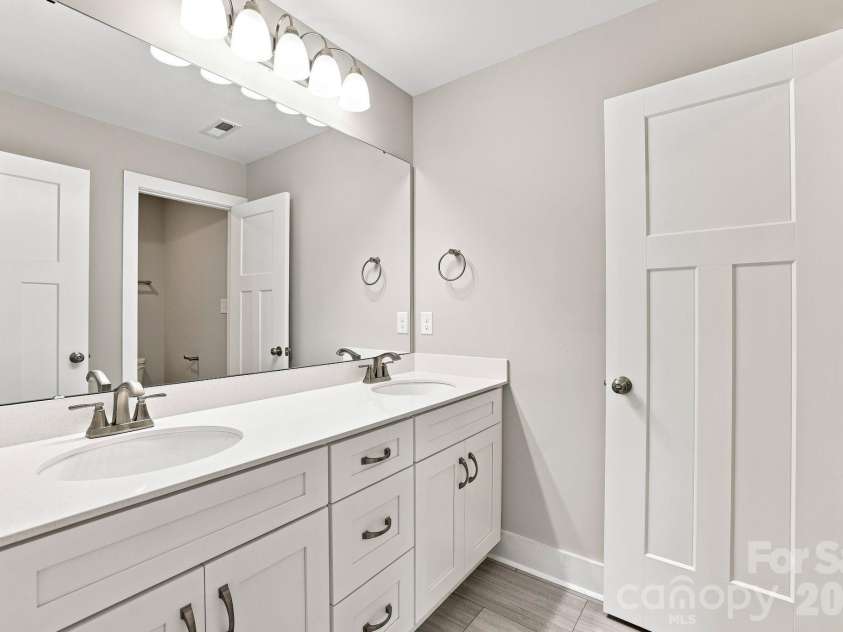 673 Hazel Blakeney Road, Pageland, SC 29728.  MLS# CAR4424355, YatesRealty ID 50773. 