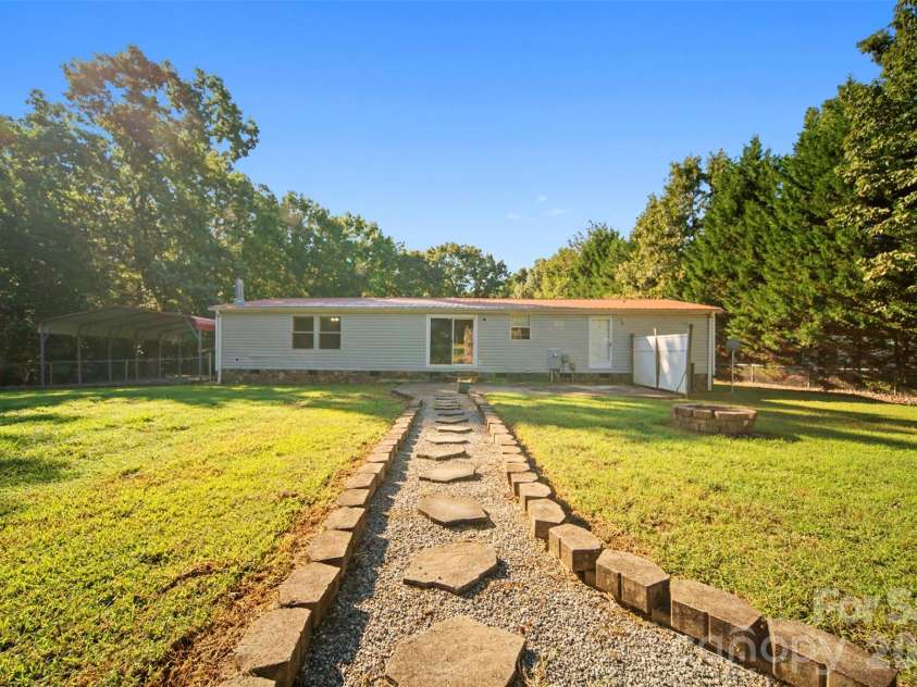 2089 Bison Trail, Maiden, NC 28650.  MLS# CAR4424457, YatesRealty ID 50774. 