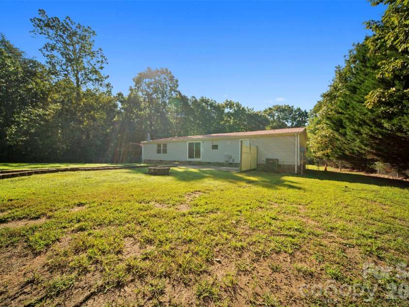 2089 Bison Trail, Maiden, NC 28650.  MLS# CAR4424457, YatesRealty ID 50774. 