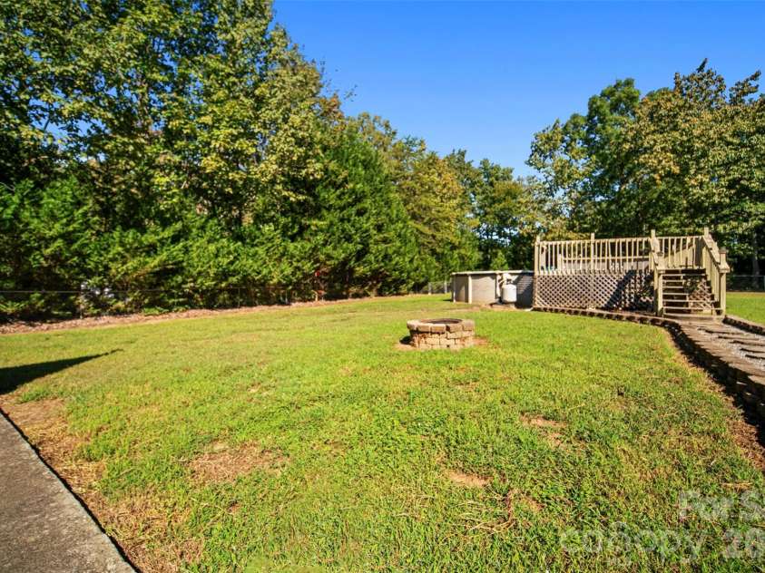 2089 Bison Trail, Maiden, NC 28650.  MLS# CAR4424457, YatesRealty ID 50774. 