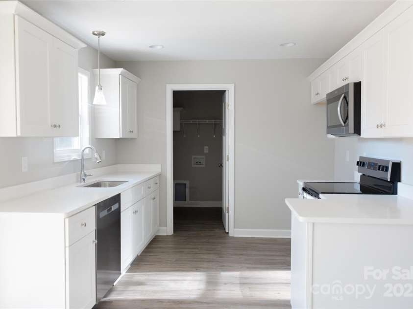 27 Maiden Lane, York, SC 29745.  MLS# CAR4326416, YatesRealty ID 50774. 