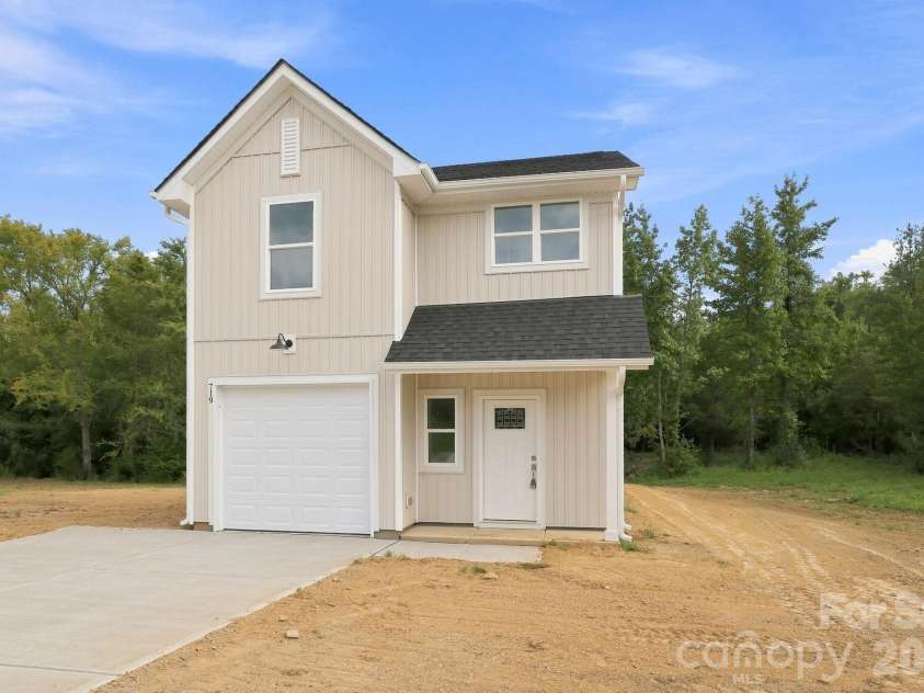 719 Hazel blakeney Road, Pageland, SC 29728.  MLS# CAR4424377, YatesRealty ID 50776. 