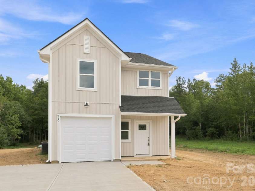 719 Hazel blakeney Road, Pageland, SC 29728.  MLS# CAR4424377, YatesRealty ID 50776. 