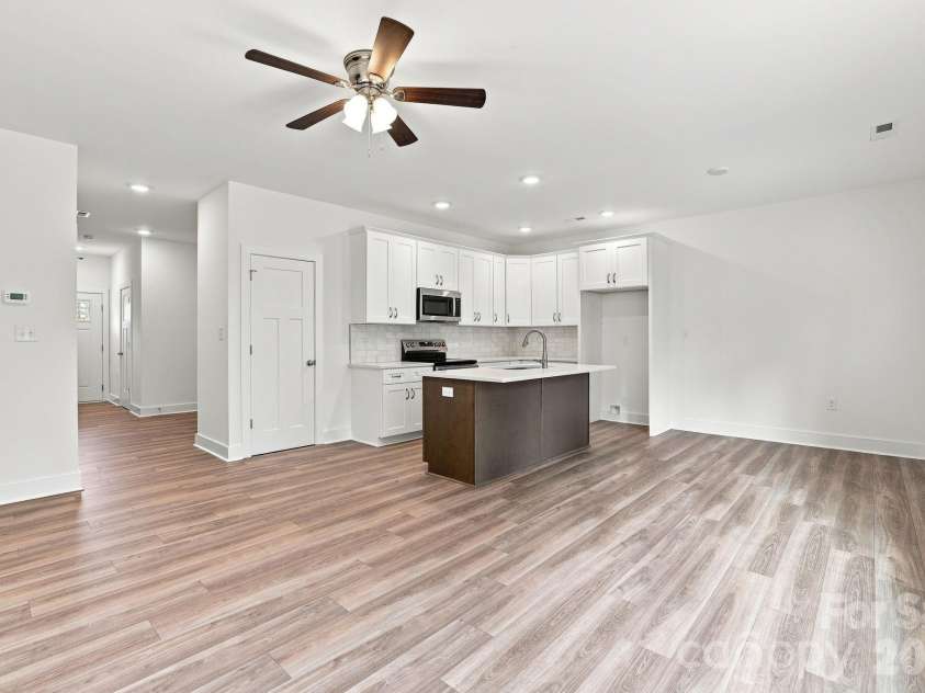 719 Hazel blakeney Road, Pageland, SC 29728.  MLS# CAR4424377, YatesRealty ID 50776. 