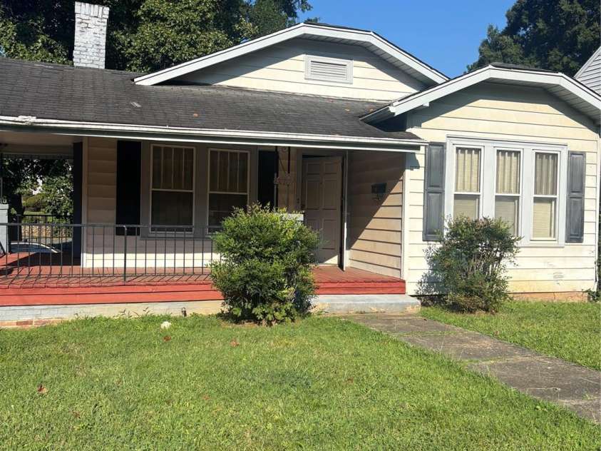 2400 Patterson Avenue, Winston Salem, NC 27105.  MLS# CAR4424454, YatesRealty ID 50777. 