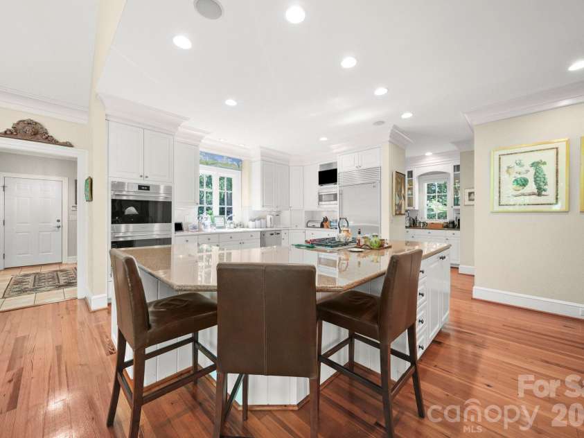 505 Muirfield Drive, Albemarle, NC 28001.  MLS# CAR4424334, YatesRealty ID 50779. Kitchen Island/Bar