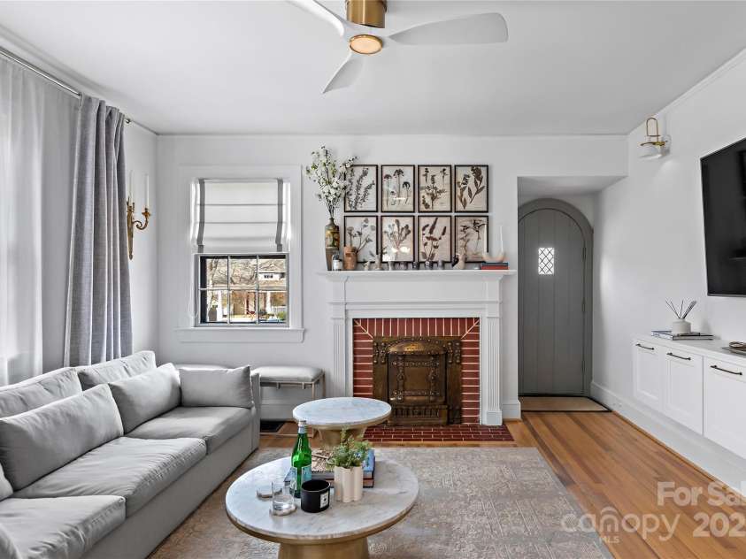 2020 Academy Street, Winston Salem, NC 27103.  MLS# CAR4223435, YatesRealty ID 5078. 