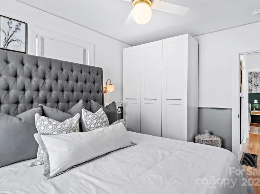 2020 Academy Street, Winston Salem, NC 27103.  MLS# CAR4223435, YatesRealty ID 5078. 