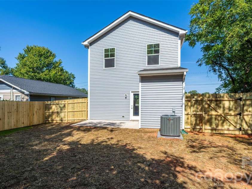 129 Broom Street, Statesville, NC 28677.  MLS# CAR4423629, YatesRealty ID 50780. 