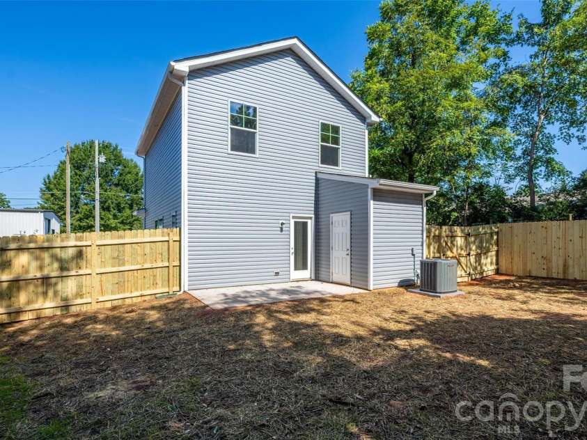 129 Broom Street, Statesville, NC 28677.  MLS# CAR4423629, YatesRealty ID 50780. 