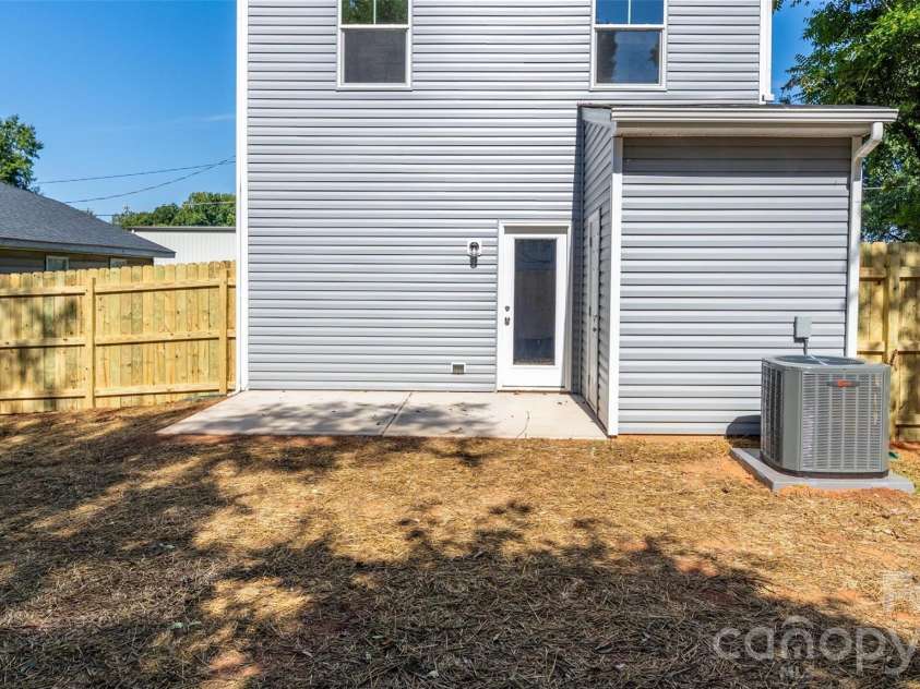 129 Broom Street, Statesville, NC 28677.  MLS# CAR4423629, YatesRealty ID 50780. 