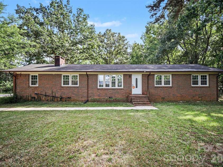 2681 University Drive, Lancaster, SC 29720.  MLS# CAR4424448, YatesRealty ID 50784. 