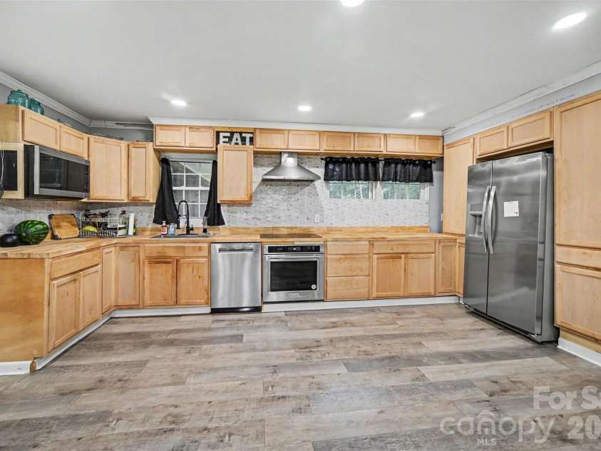 2681 University Drive, Lancaster, SC 29720.  MLS# CAR4424448, YatesRealty ID 50784. 