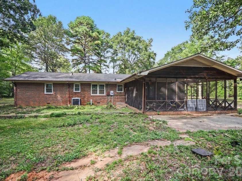 2681 University Drive, Lancaster, SC 29720.  MLS# CAR4424448, YatesRealty ID 50784. 
