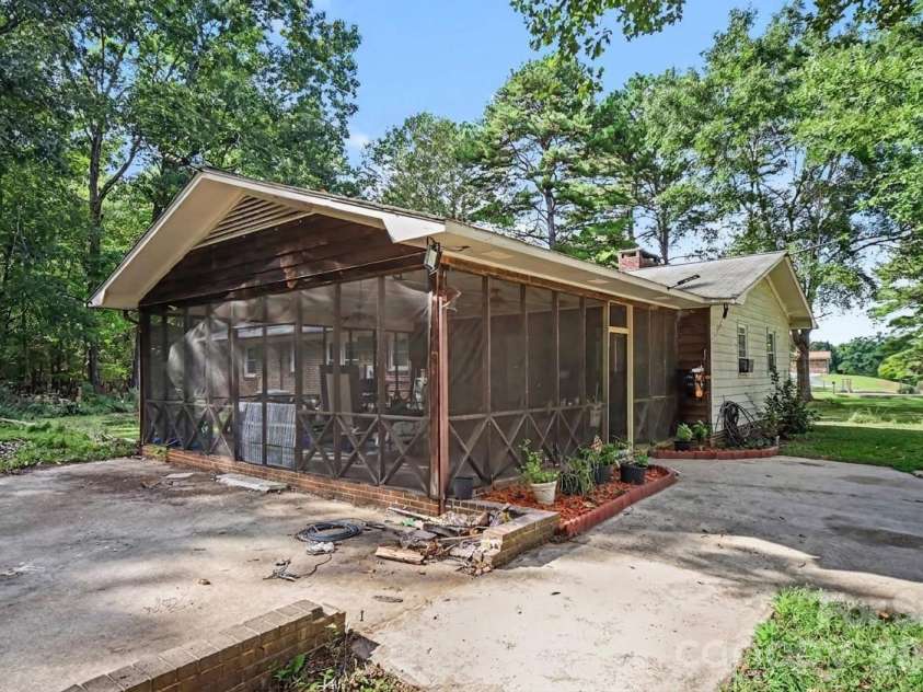2681 University Drive, Lancaster, SC 29720.  MLS# CAR4424448, YatesRealty ID 50784. 
