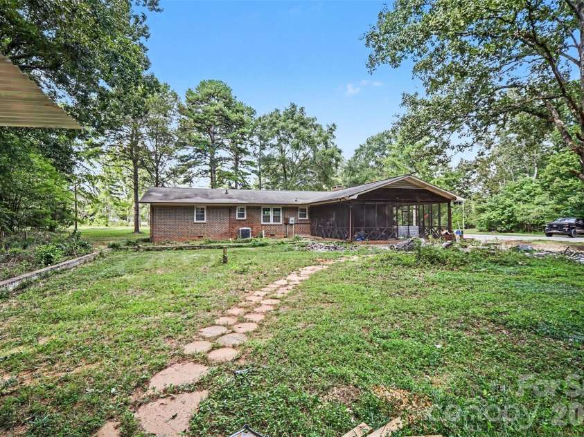 2681 University Drive, Lancaster, SC 29720.  MLS# CAR4424448, YatesRealty ID 50784. 